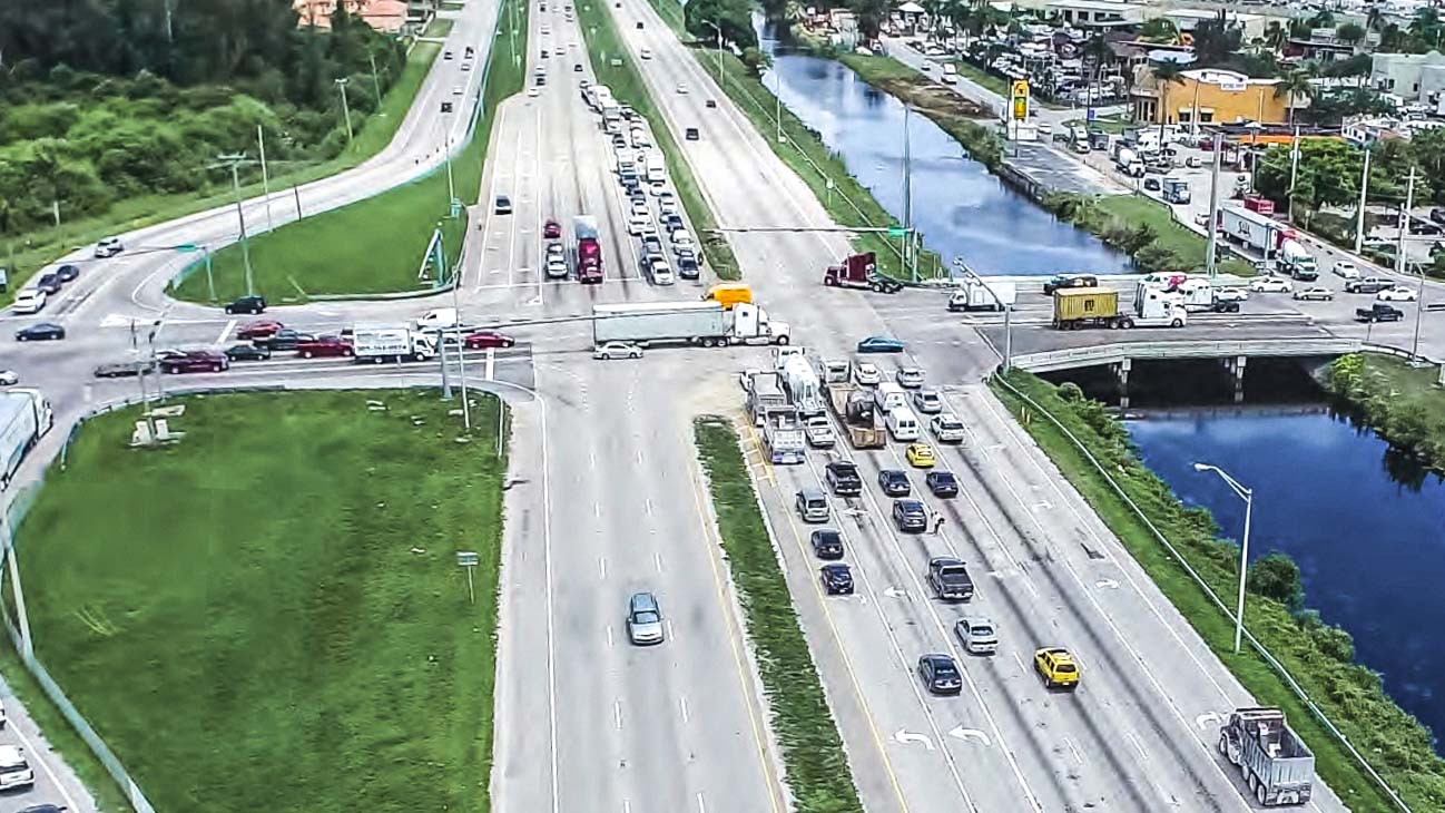 Ariel photo of the traffic at the intersection of SR 25 and Okeechobee Road
